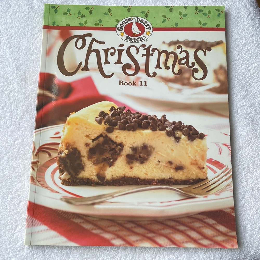 Gooseberry Patch Christmas Book 11 Paperback– 2009
